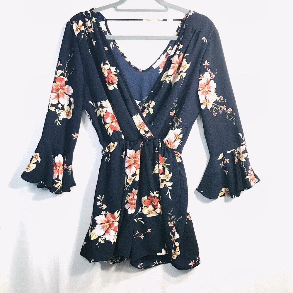 LA Gypsy Romper Women's Size Small S Boho Floral Shorts‎ Sleeves Flounce Sleeves